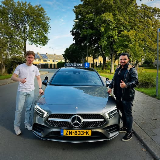 Tom is in één keer geslaagd!😃🥳 Van harte gefeliciteerd! Goed werk gedaan jongen man proficiat! Wens je veel veilige en leuke kilometers toe. Je rijbewijs haal je bij Autorijschool Azimi👍
