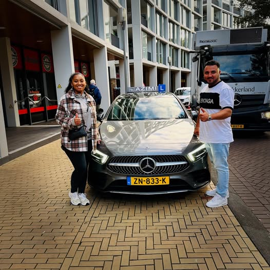 Shayrisha is geslaagd!😃🥳 van harte gefeliciteerd! Netjes afgereden proficiat👌. Wens je veel veilige en leuke kilometers toe gewenst. Je rijbewijs haal je bij Autorijschool Azimi👍